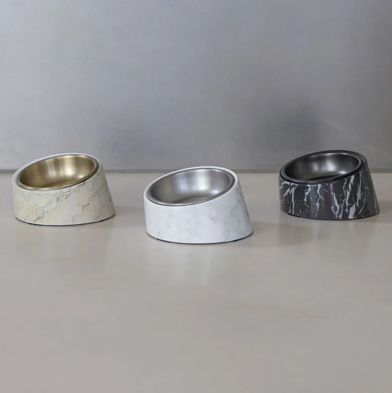Designed by Lotte melamin katteskål Vita, sort