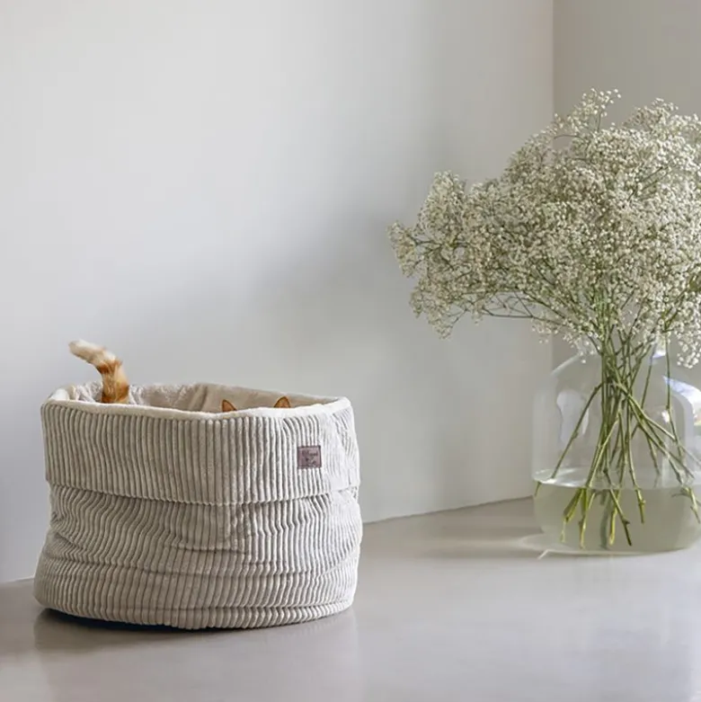 Designed by Lotte Ribbed kattekurv