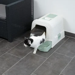 kooa toilet med afskærmning med grusskuffe
