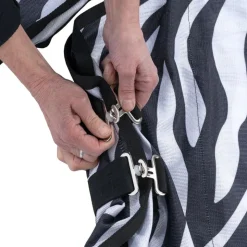 Nomad Tales Fluedækken zebra med fast nakkedel