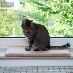 Plush kattepude til vindueskarmen