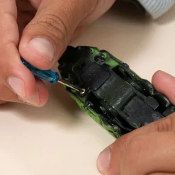 TIAKI Elektronisk kattelegetøj Crazy Caterpillar