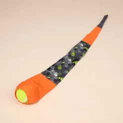 TIAKI hundelegetøj med kastebold og gribehale